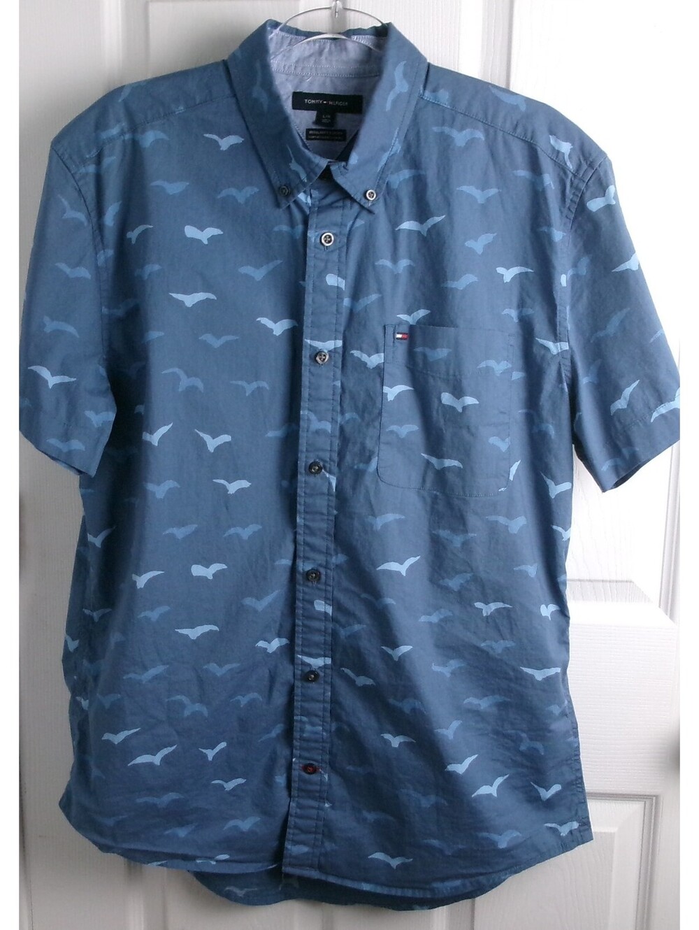Tommy Hilfiger Men's L Blue Bird Print Short Sleeve Button Down Stretch Shirt